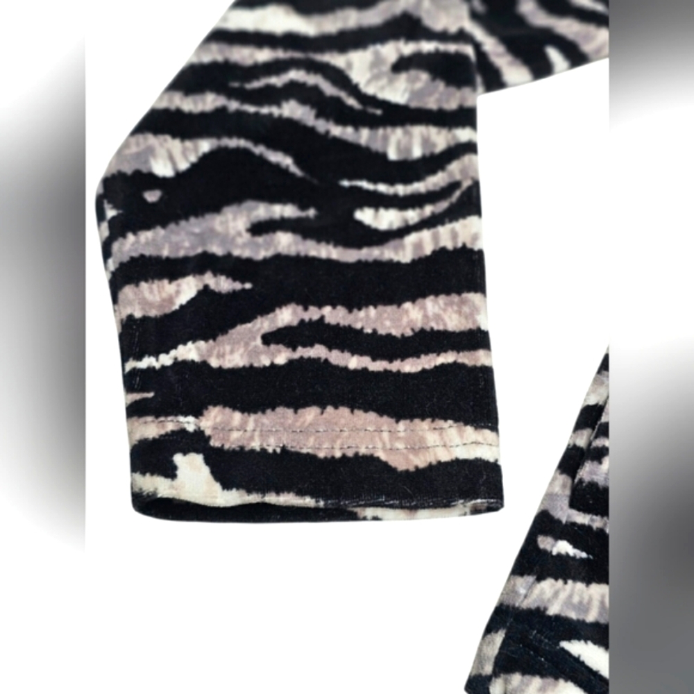 Kim Roger's Black Gray & White Soft Velour Zip up Jacket Zebra Print w/ Pockets - Picture 6 of 11
